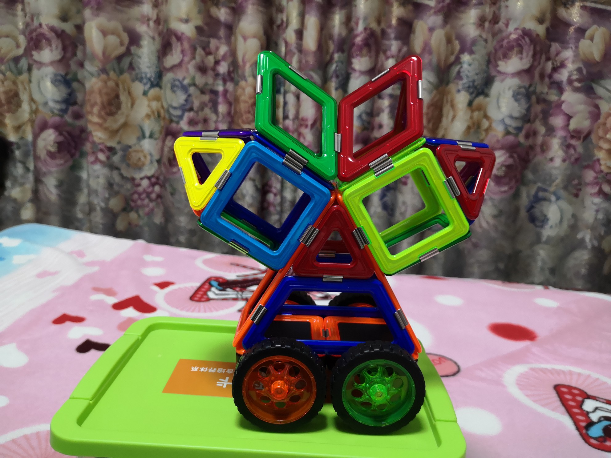 正三棱锥课程_磁力片儿童早教积木玩具正三棱锥造型搭建图文|视频教程|作品-机变酷卡